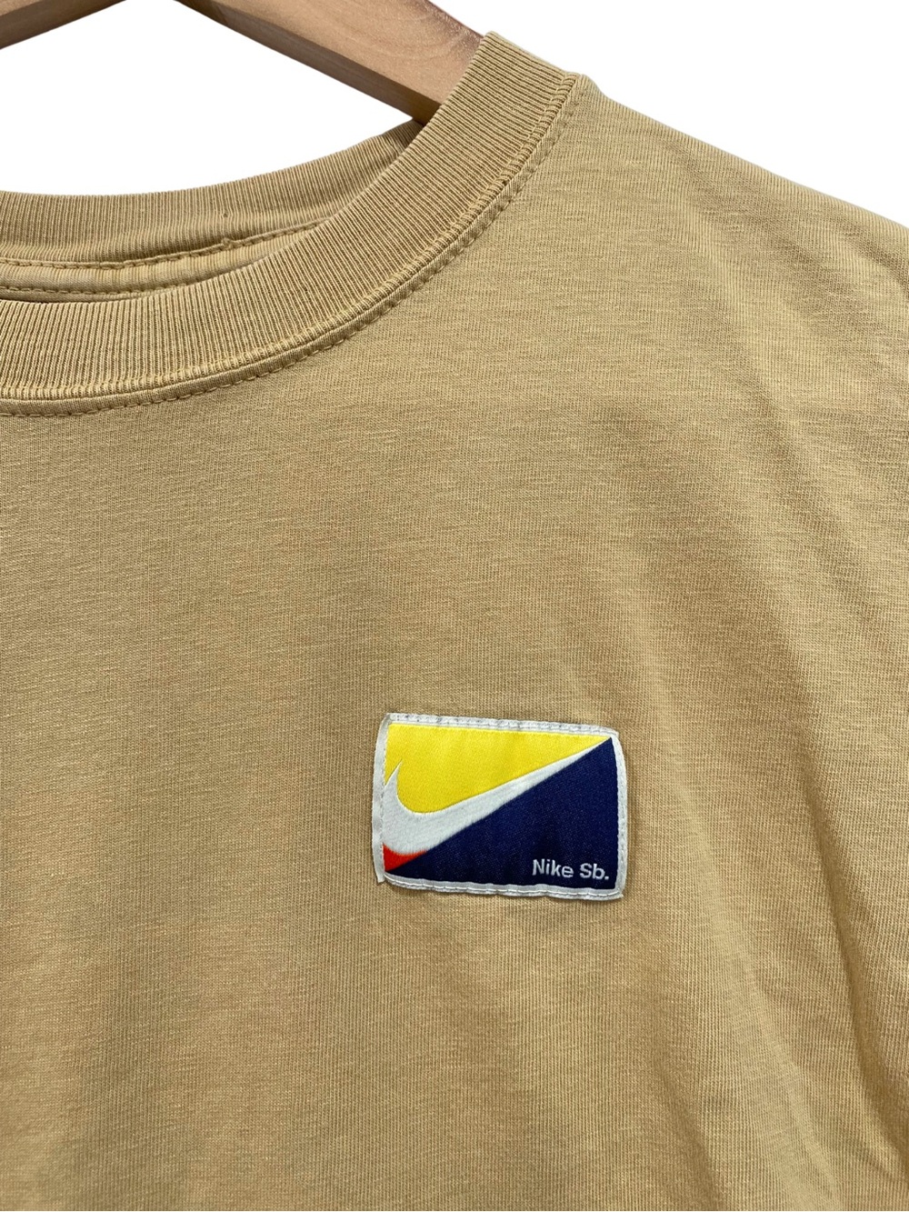 Nike SB Patch Logo Tan Skateboard Short Sleeve T-Shirt Men’s Size M The Nike Tee